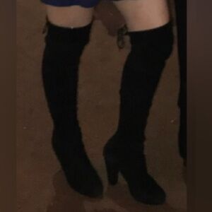 Stuart Weitzman knee-high suede boots🖤